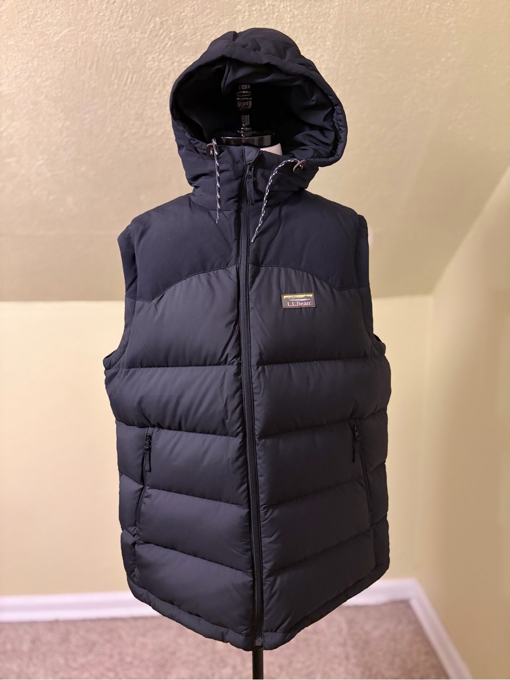 L.L. Bean Mountain Classic Down Vest Black Hooded XL Tall DownTek Puffer